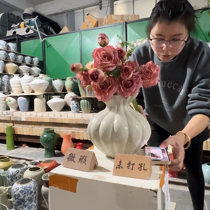 景德镇陶瓷花瓶工厂
