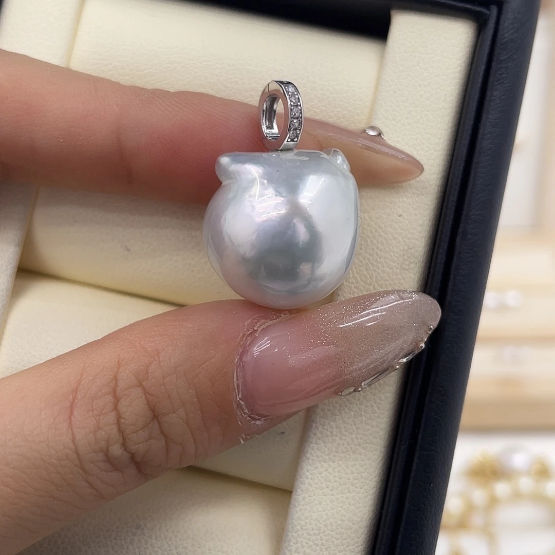 14K金镶嵌海水珍珠颈饰