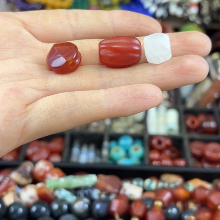 见***山未镶嵌颈饰玛瑙/玉髓