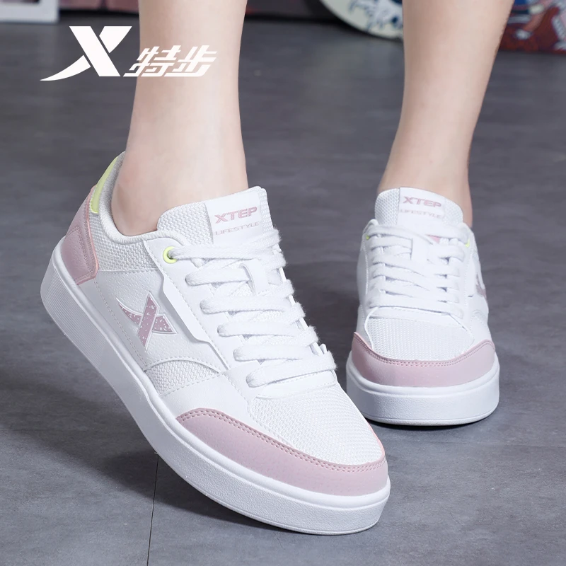 特步女鞋2025新款秋季板鞋轻便小白鞋网面休闲鞋正品透气运动鞋女