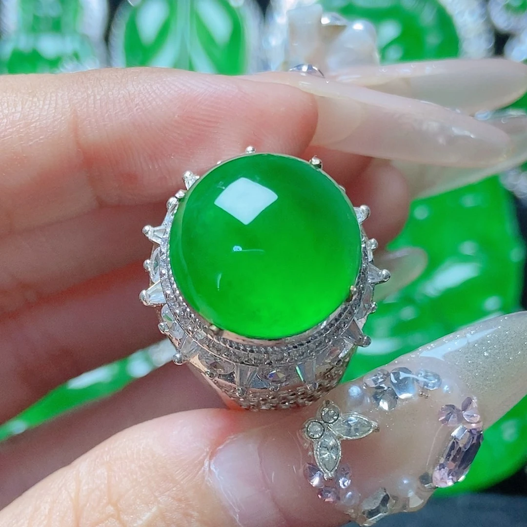 颈饰未镶嵌翡翠