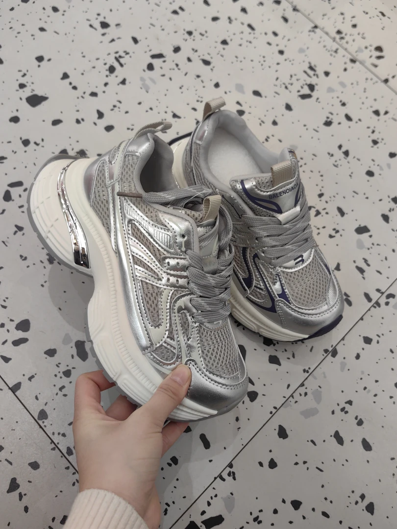 瑞丽鞋包春款休闲鞋1056