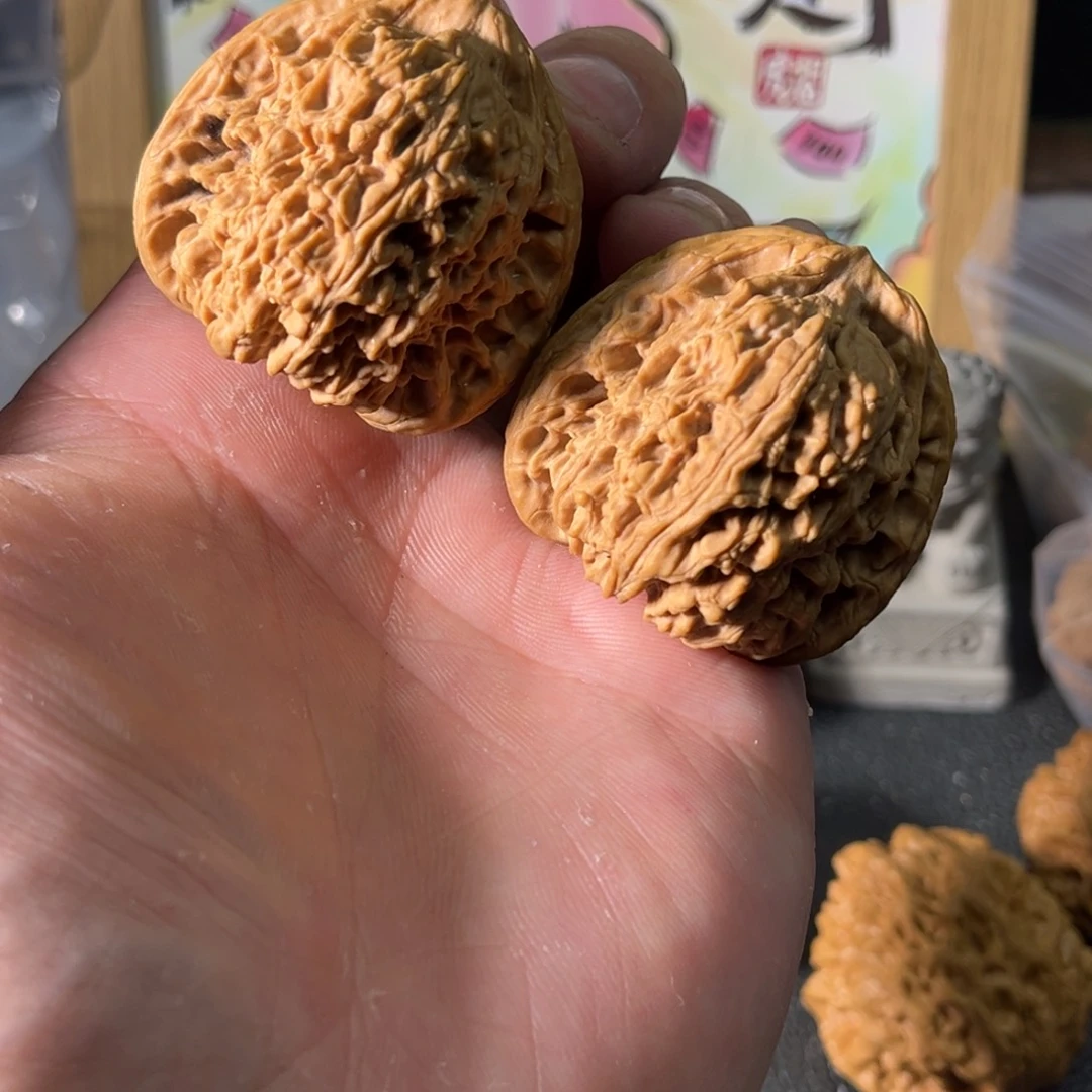 文玩核桃把件凯南疆