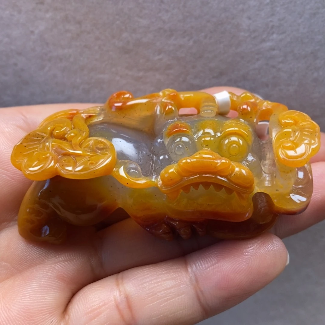 别***酪石英质玉（黄龙玉）未镶嵌颈饰
