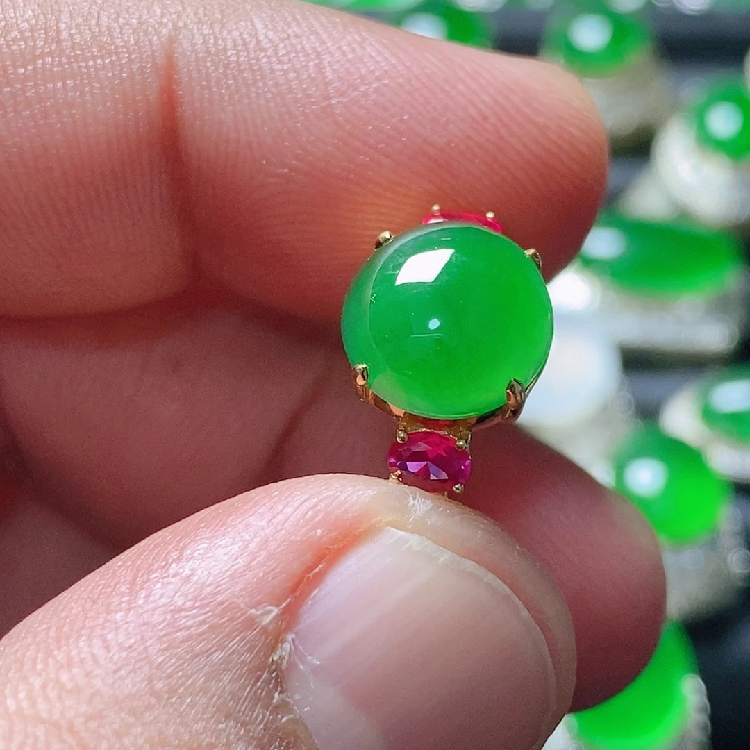 翡翠18K金镶嵌颈饰