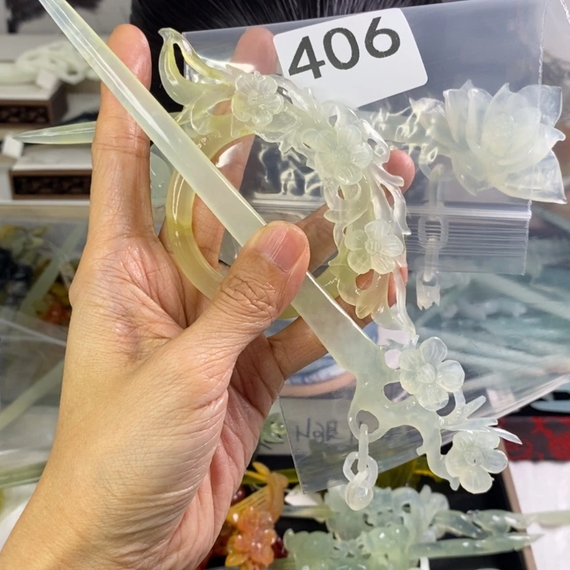 【闪购商品】岫玉颈饰未镶嵌谁****？