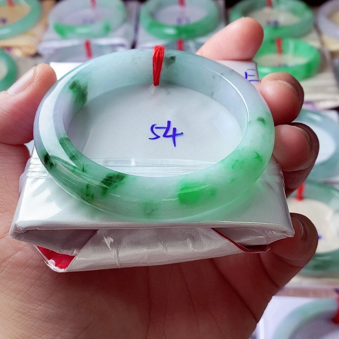 翡翠手镯未镶嵌灵动飘逸绿花正圈手镯