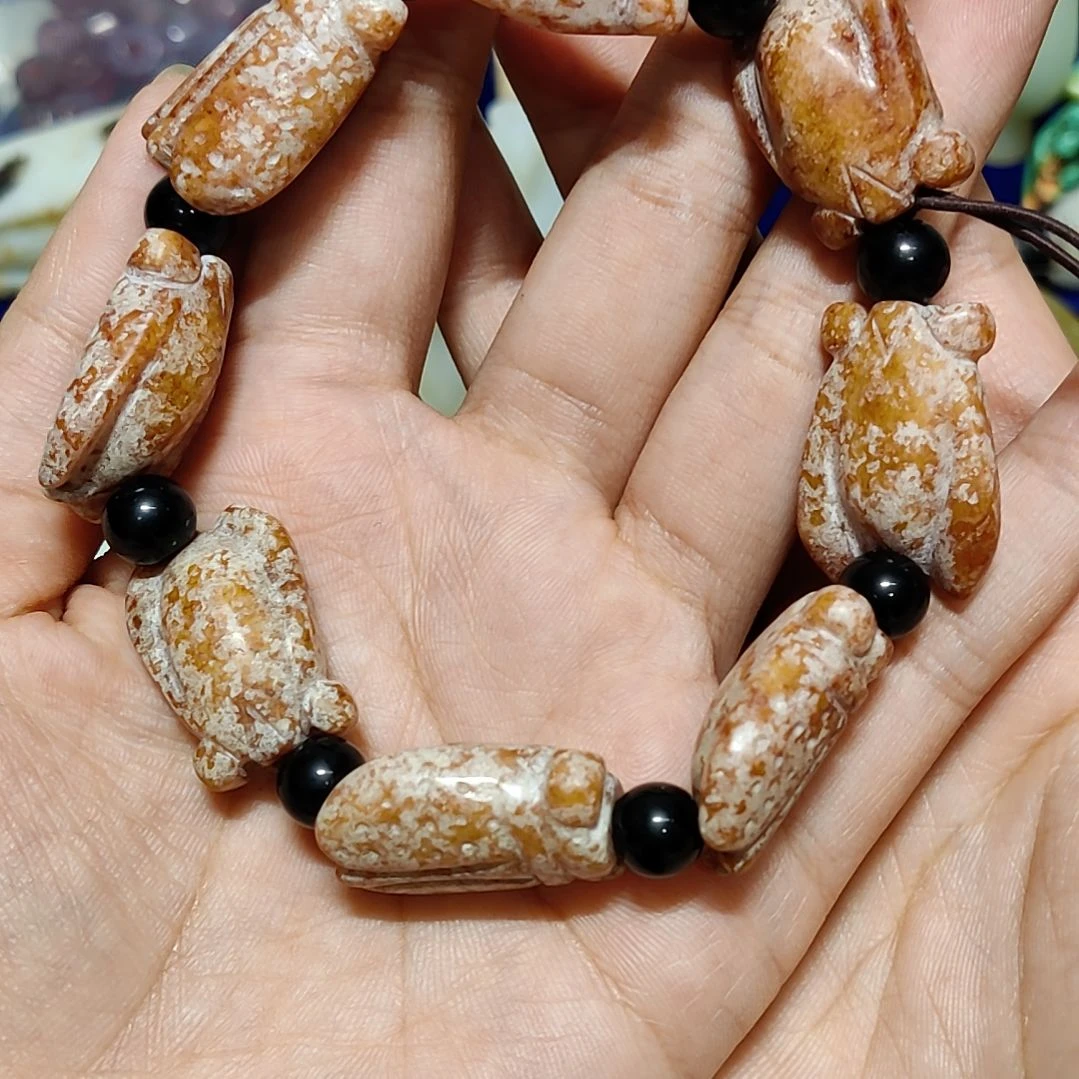 透闪石质玉未镶嵌颈饰