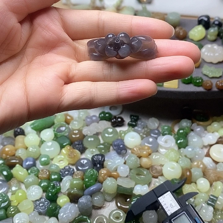 未镶嵌和田玉挂件莲花手牌