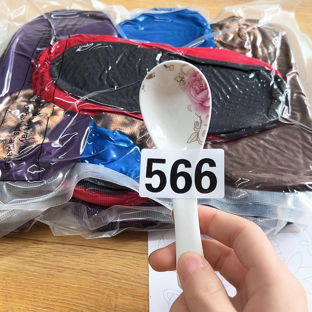 摆件发4包………………………………………………………………