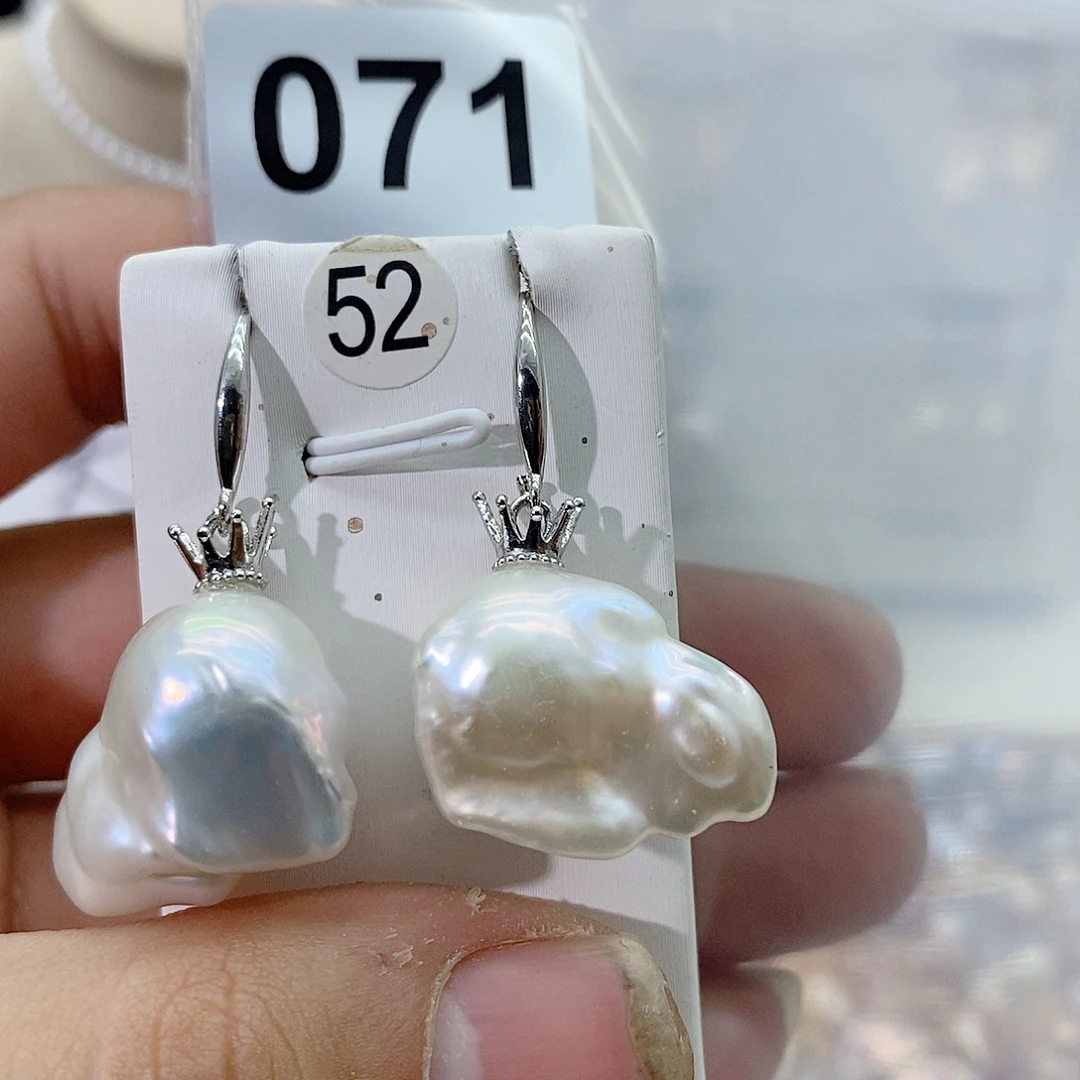 淡水珍珠颈饰合金