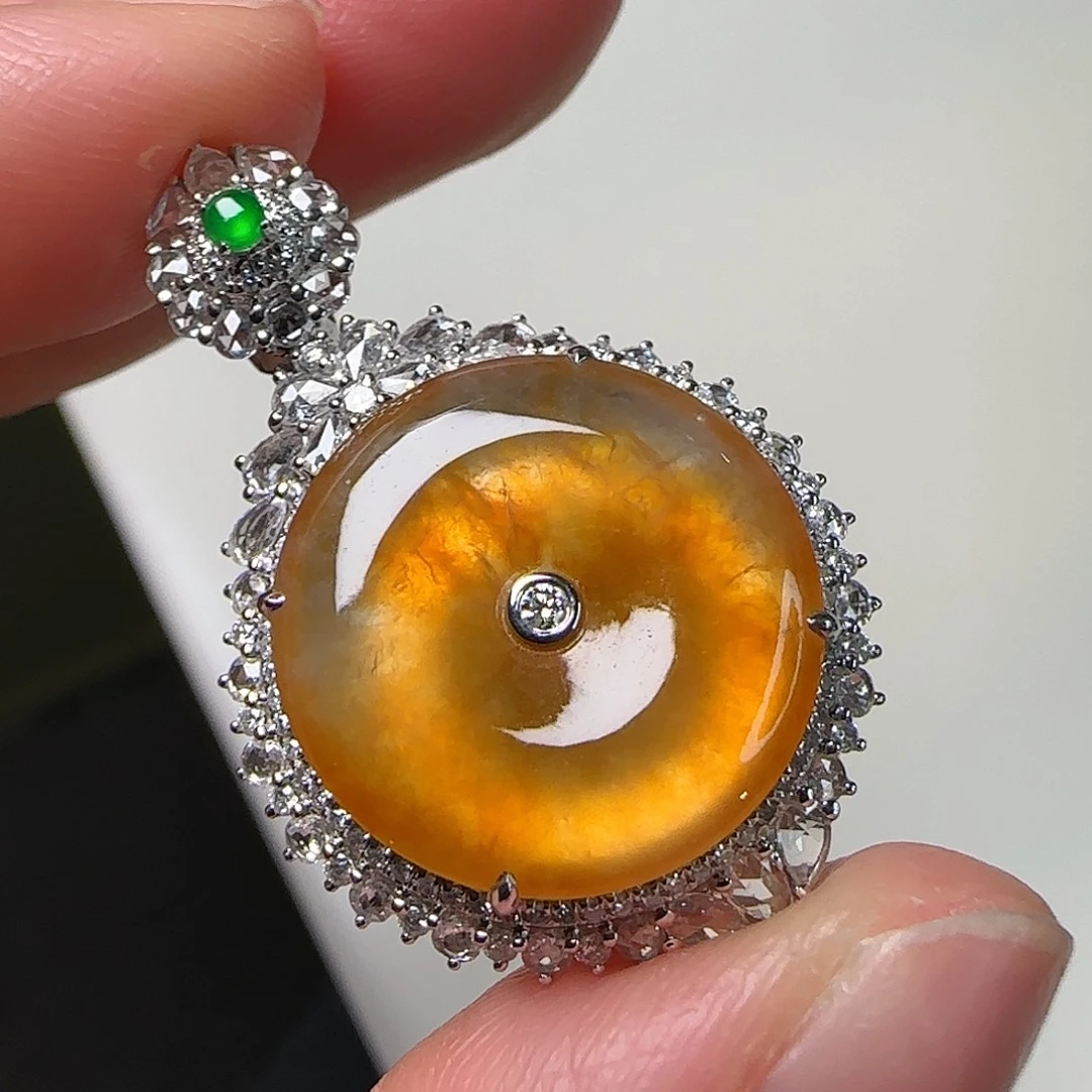 翡翠18K金镶嵌颈饰天然翡翠