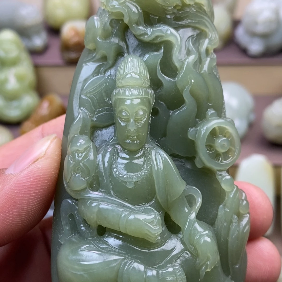 和田玉未镶嵌把件