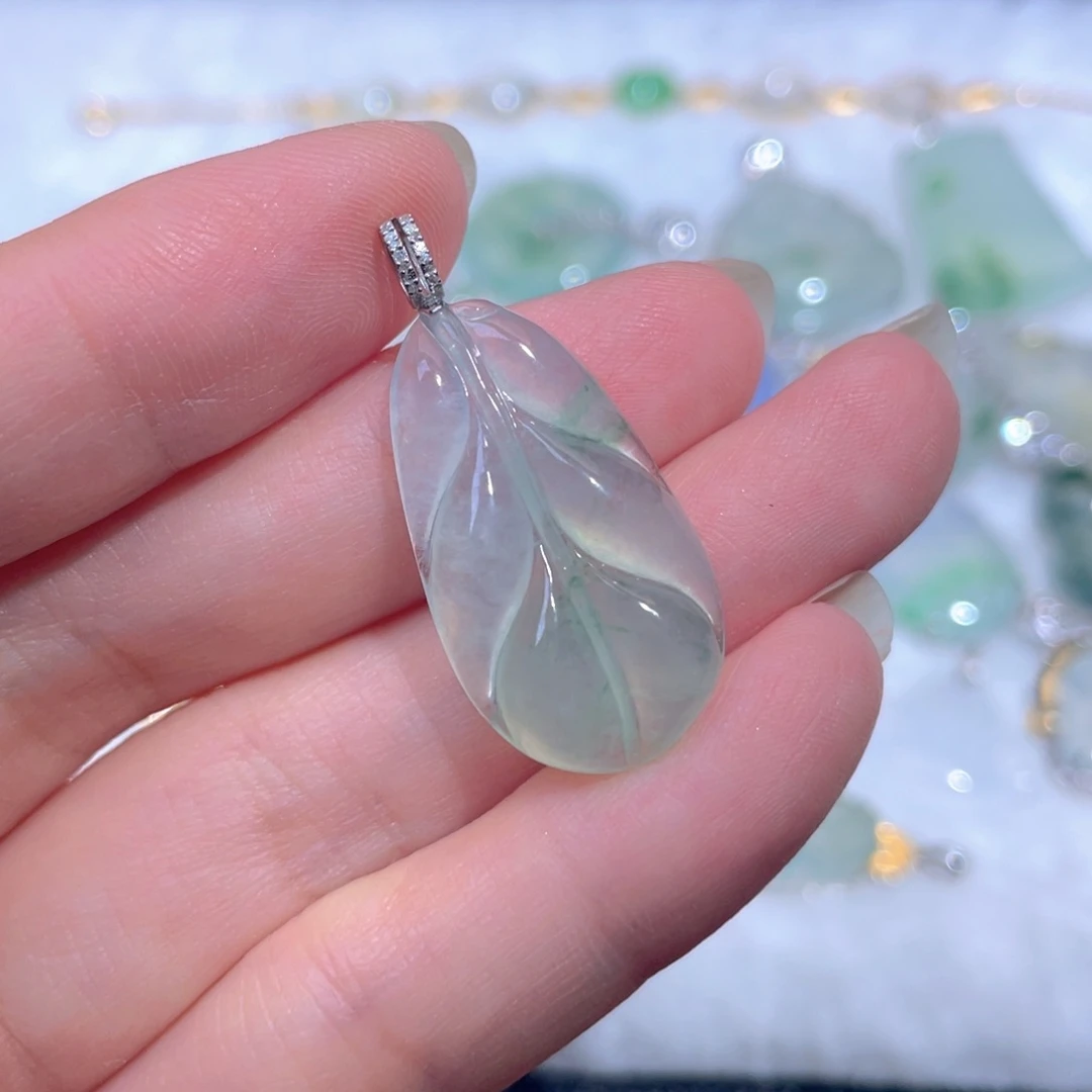 翡翠18K金镶嵌颈饰翡翠