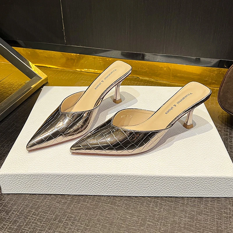 设计感小众细跟气质包头半拖鞋外穿通勤女鞋网格浅口漆皮高跟鞋女