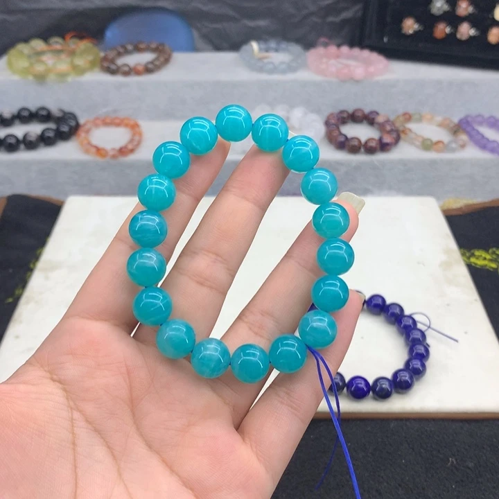 水晶手串未镶嵌拍2单，不带证书