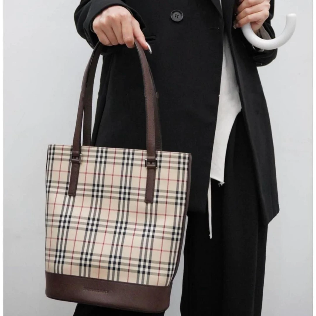 95新 BURBERRY/博柏利 大吉中古/burberry格纹水桶单肩包