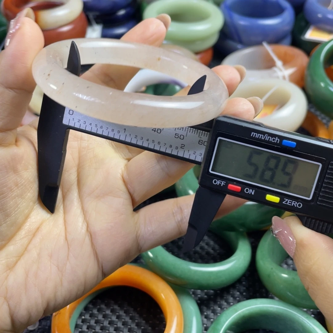 石英质玉未镶嵌手镯