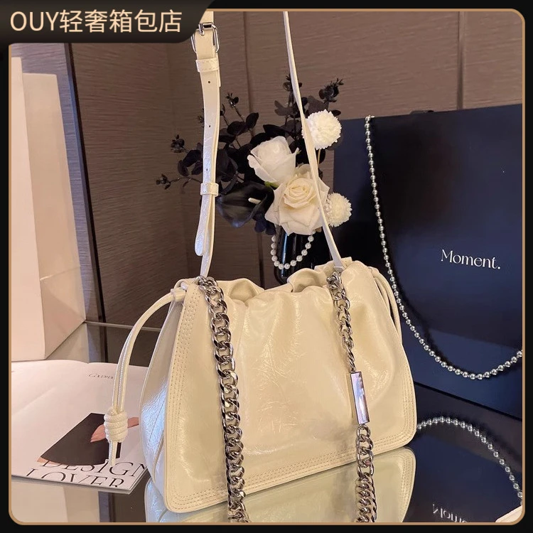 OUY法国轻奢手提包2025新款高级链条包女士包单肩包斜挎包云朵包