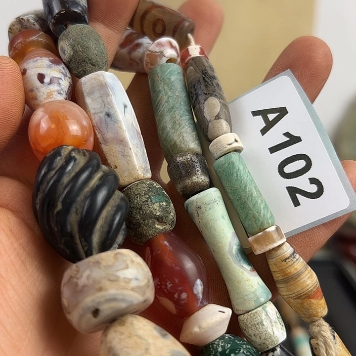 玛瑙/玉髓颈饰未镶嵌水*澈