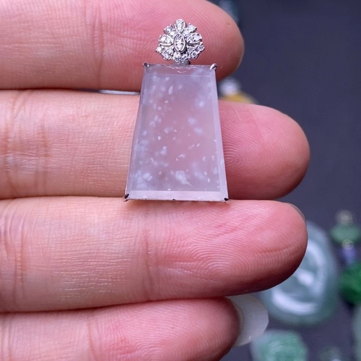 翡翠18K金镶嵌颈饰天然缅甸翡翠A货