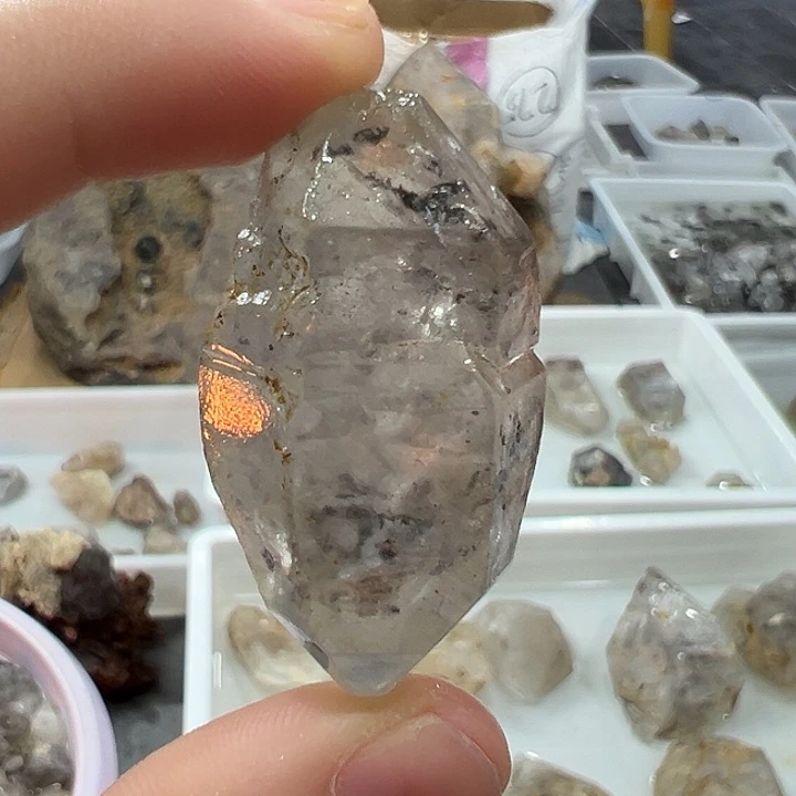 仿水晶只买单纯的吊坠，没带链子，属的性质。L52