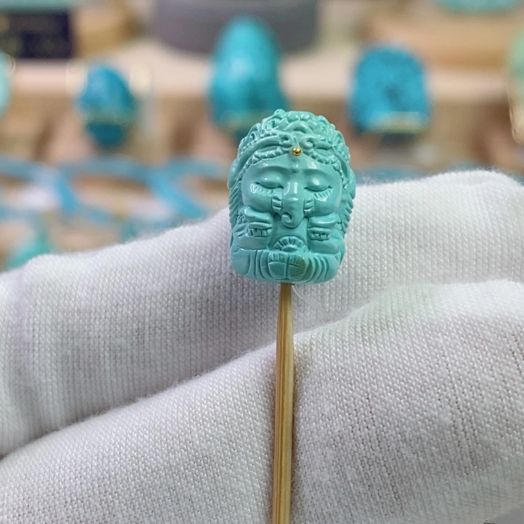 绿松石未镶嵌珠宝奇石