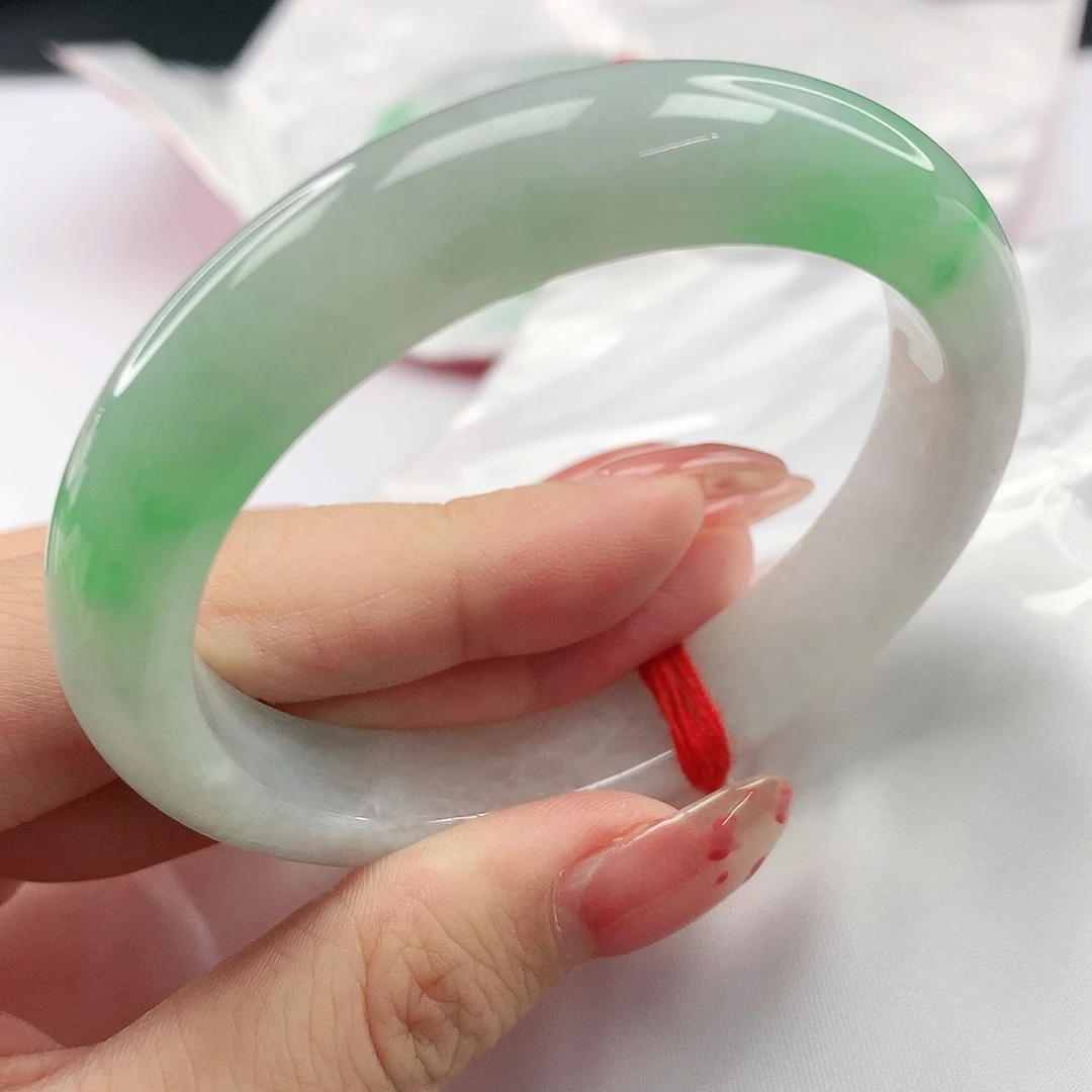 翡翠手镯未镶嵌，772