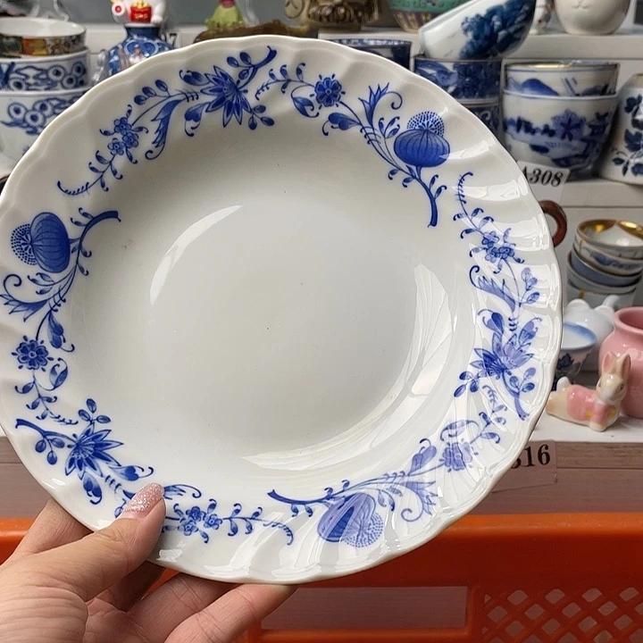 瓷片小*。哈哈哈我来拉了笑