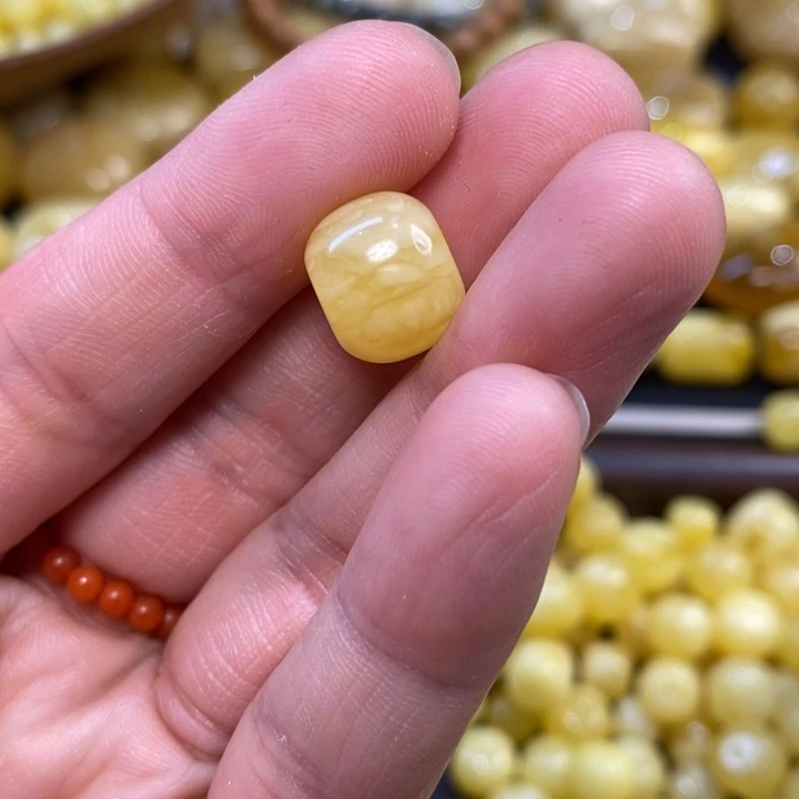 未镶嵌琥珀裸石R****?原矿琥珀蜜蜡配饰