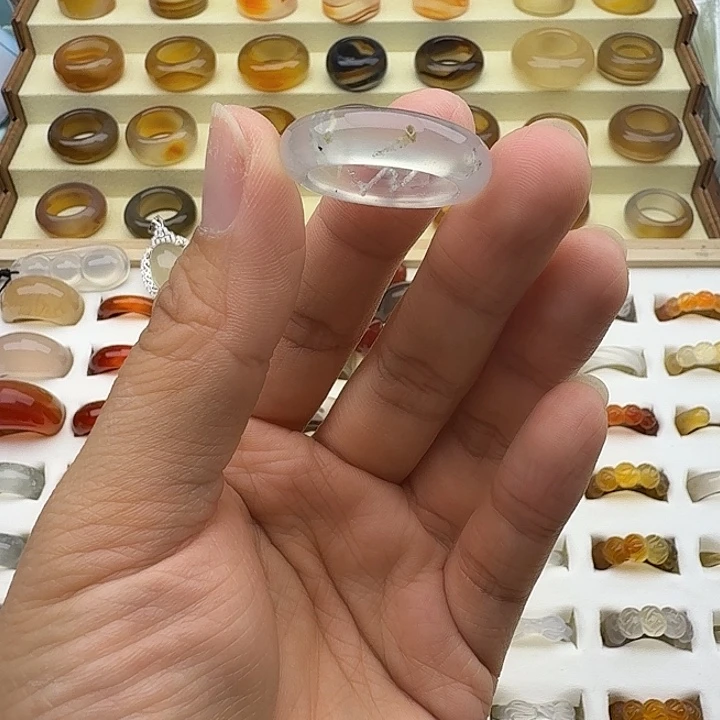 玛瑙/玉髓未镶嵌戒指19圈微瑕福利不退换介意勿拍