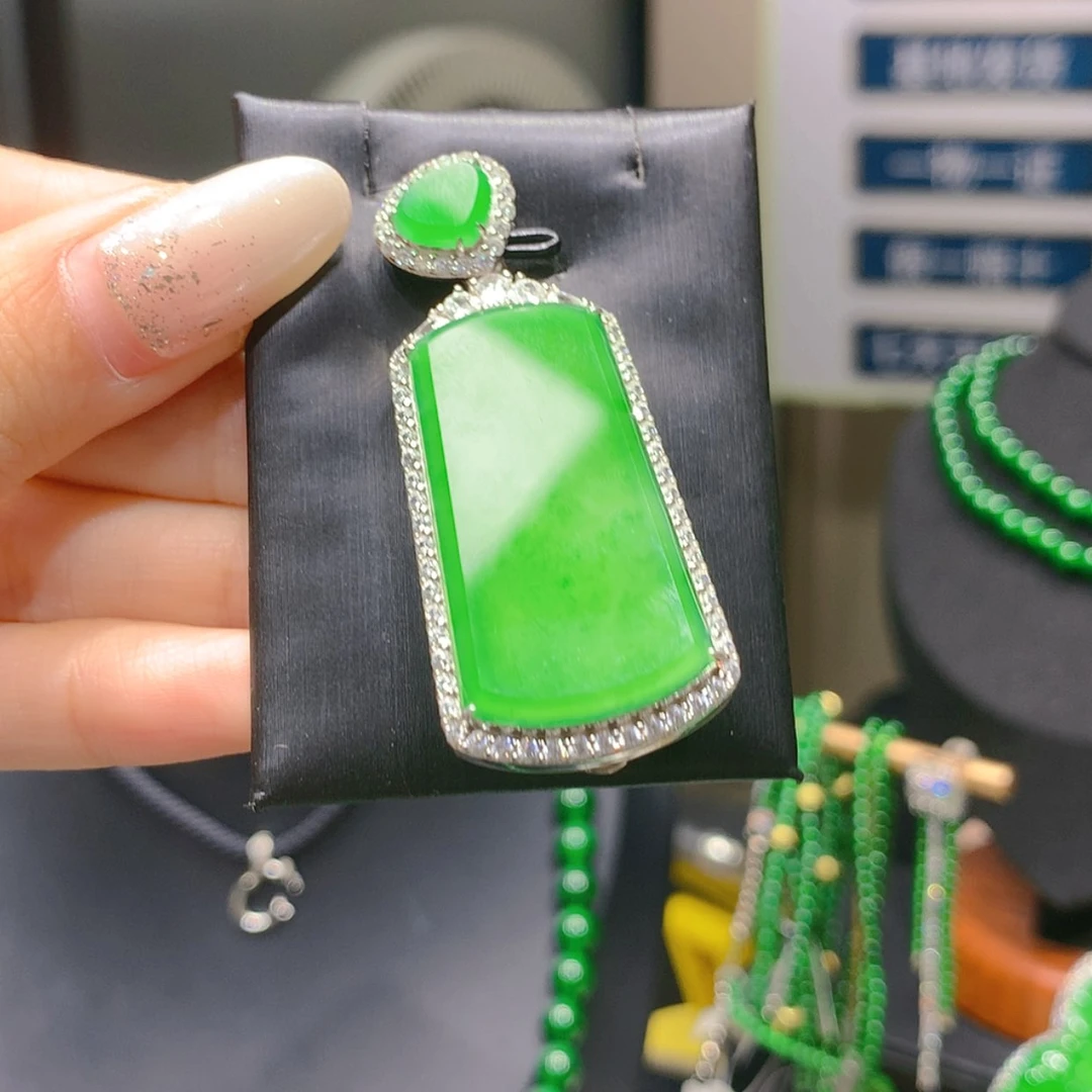 【闪购商品】颈饰银S925镶嵌翡翠6柒姐