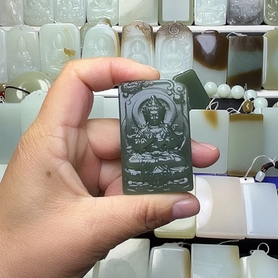 颈饰未镶嵌和田玉