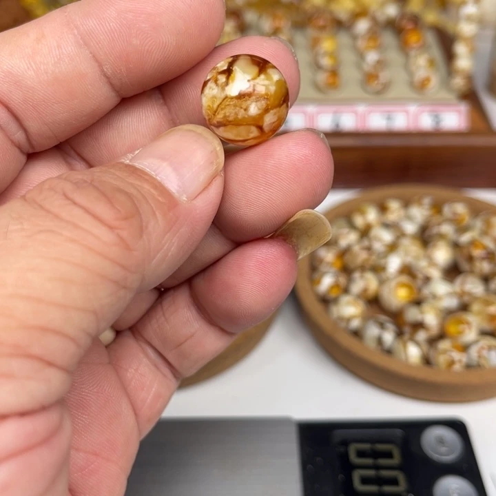 琥珀裸石未镶嵌31号