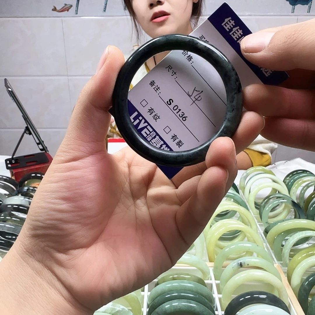 蛇纹石玉手镯未镶嵌s 0136