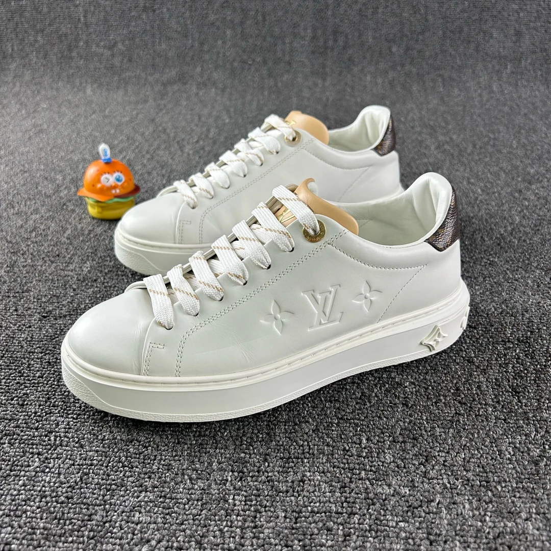 95新 LouisVuitton/路易威登 登白色老花板鞋36码 HB5480