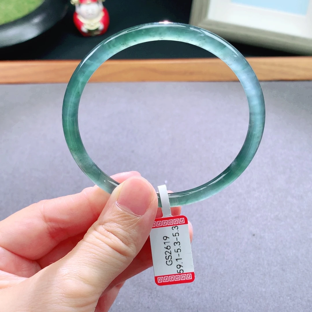 翡翠手镯未镶嵌天然翡翠手镯