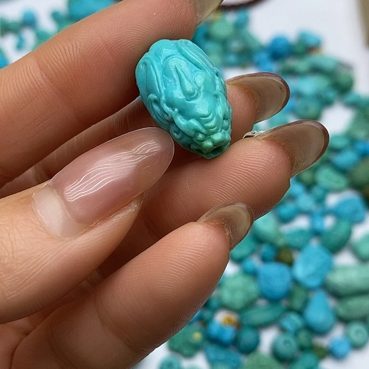 绿松石未镶嵌珠宝奇石