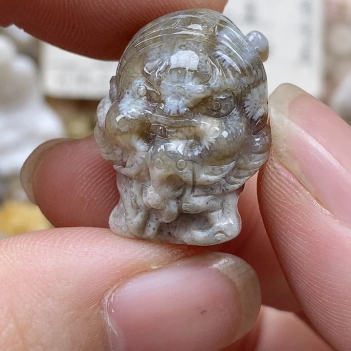 颈饰未镶嵌硅化珊瑚（珊瑚玉）