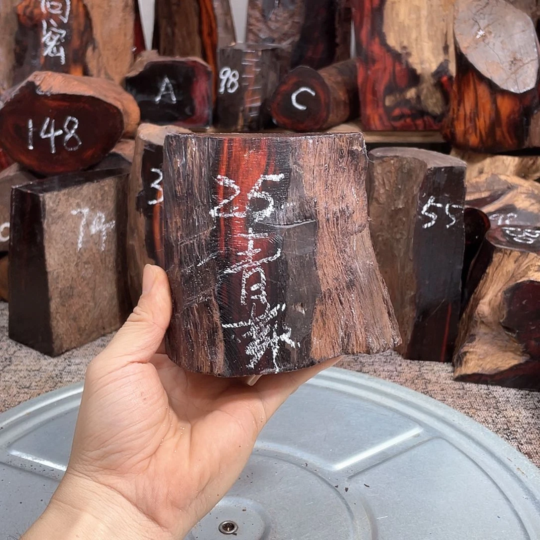 红酸枝木类交趾黄檀