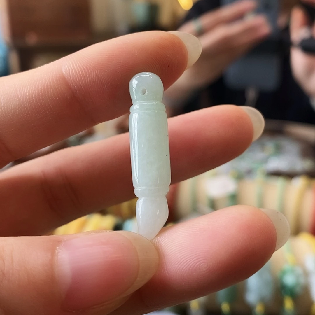 翡翠挂件未镶嵌翡翠挂件