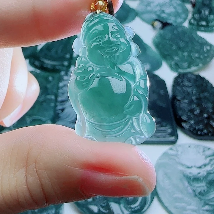 翡翠未镶嵌颈饰多样性发货天然的A货翡翠