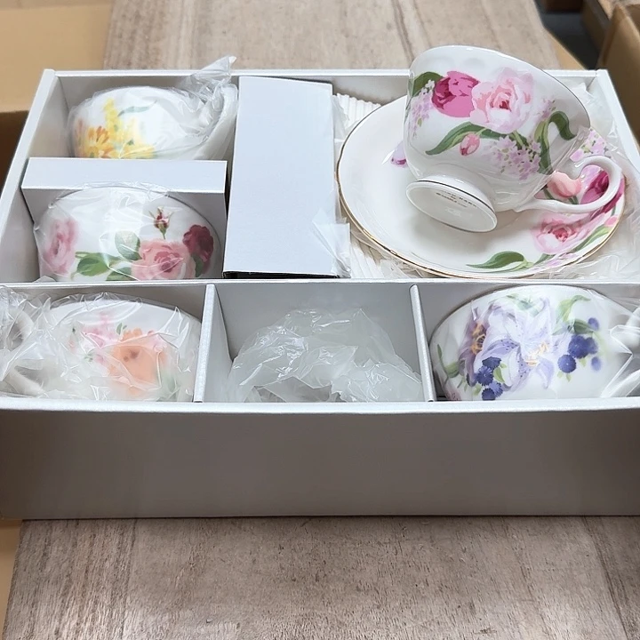 瓷片噗哈哈哈哈哈哈哈哈哈我