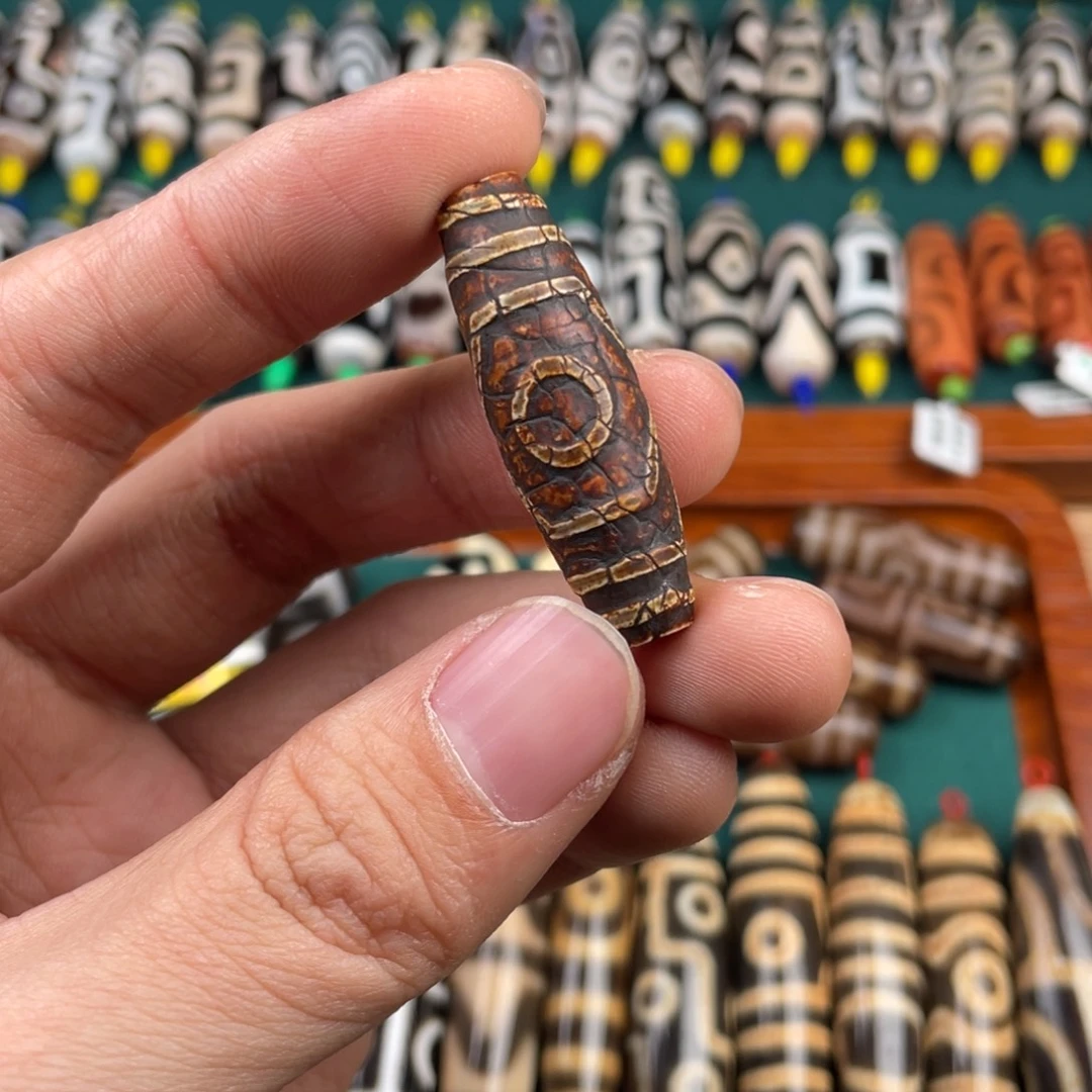 玛瑙/玉髓裸珠宝盖三眼