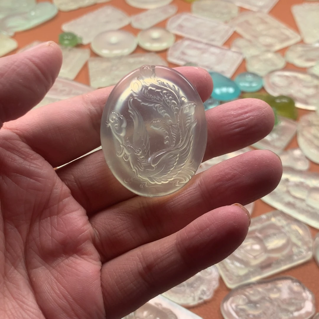 蛇纹石玉颈饰未镶嵌