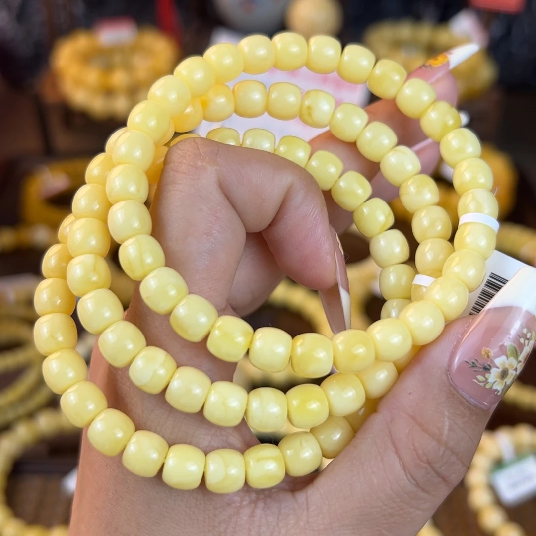 琥珀裸石未镶嵌多样性发其一