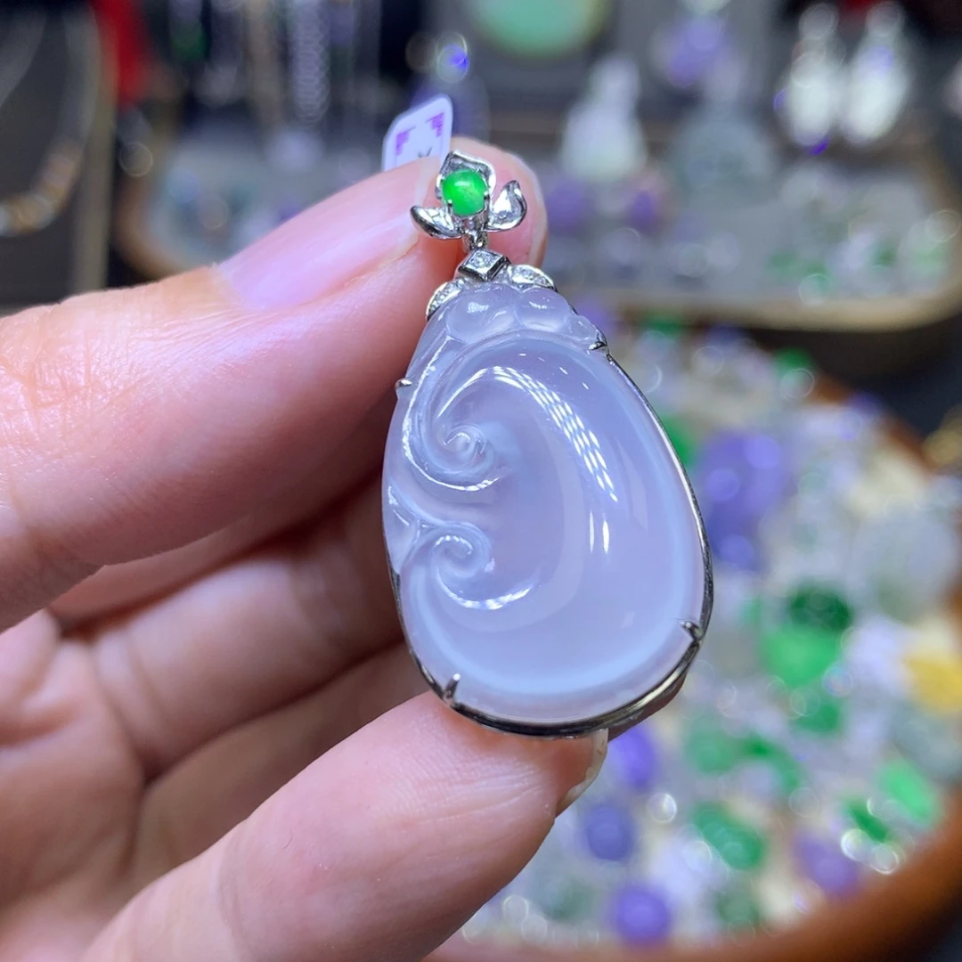 翡翠18K金镶嵌颈饰翡翠吊坠项链