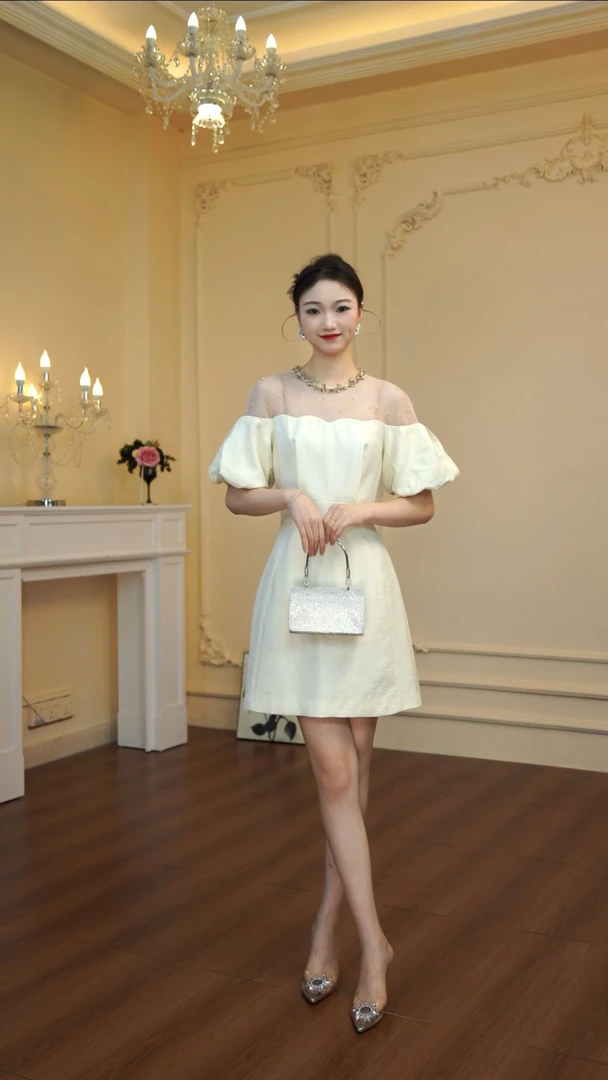 轻奢纯色夏季名媛法式短袖气质泡泡袖裙子白色连衣裙圆领短裙女装