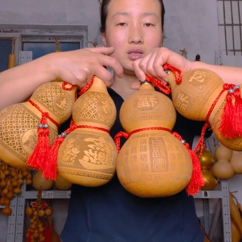 杨*靇天然植物葫芦文玩