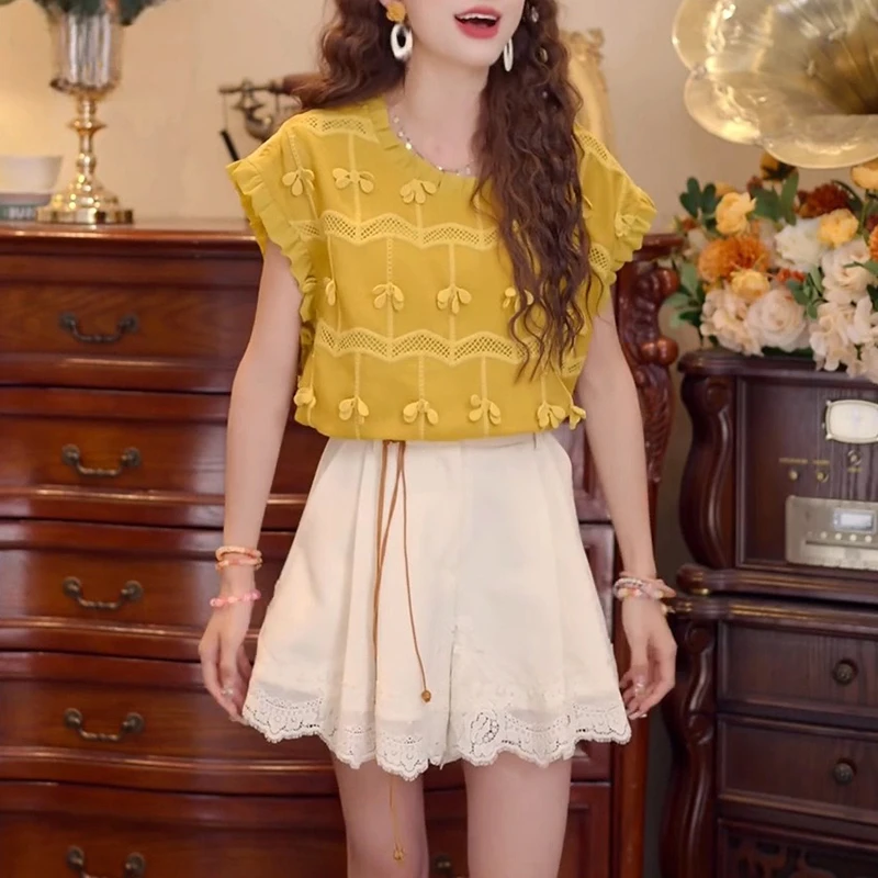 港风复古镂空立体花衬衫2025夏季新款高级感圆领上衣短裤两件套